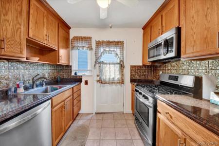 75 Capt Shankey Drive, Garnerville, Nueva York 10923, Estados Unidos