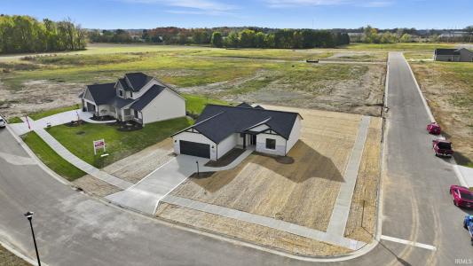 507 Caribou Crossing, Auburn, Indiana 46706