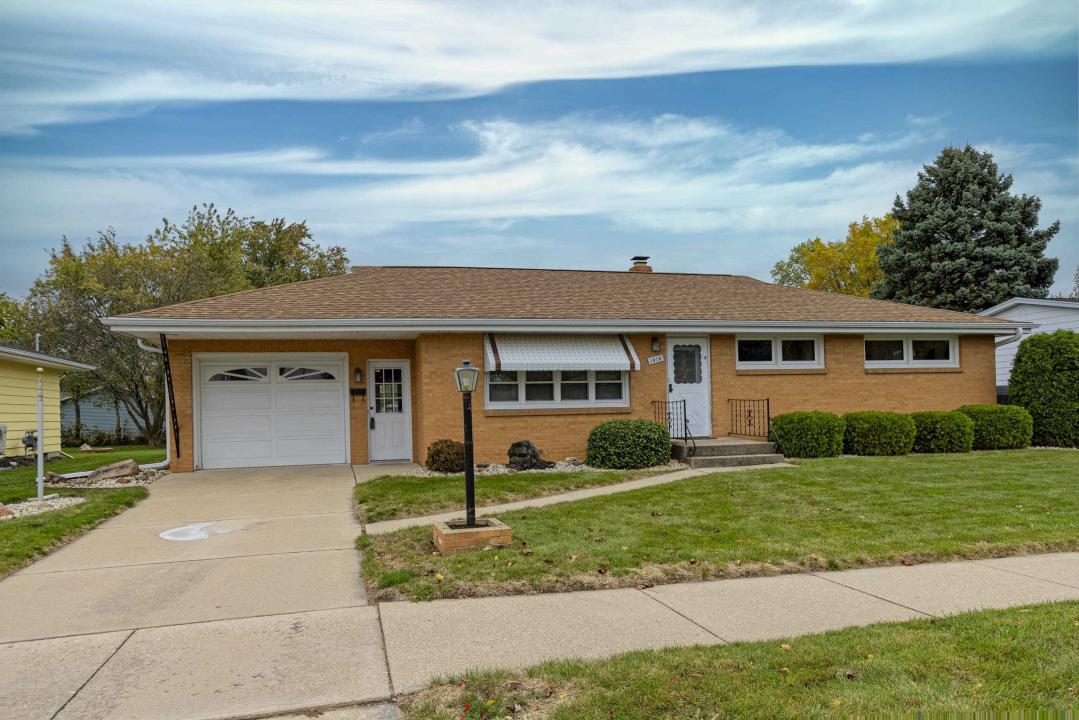 1826 Bond Place, Janesville, Wisconsin 53548, USA