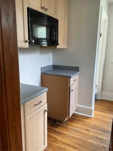 216 Woodside Road, RoyalOak, Michigan 48073, USA