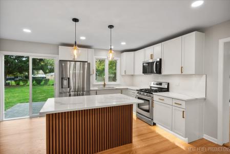 27 S Canterbury Road, Aurora, Illinois 60506