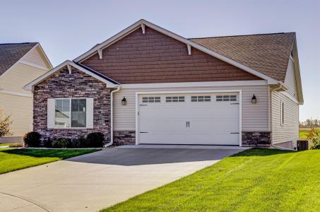 481 Bella Vista Court, Huxley, Iowa 50124