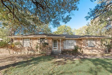 907 Bow Creek Drive, Duncanville, Texas 75116, USA