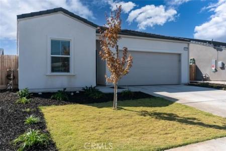 1020 Wayfarer W, Madera, California 93636