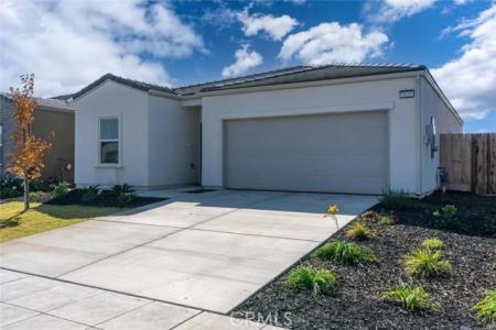 1020 Wayfarer W, Madera, California 93636