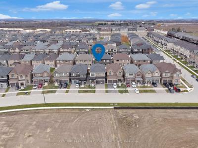 10 TWEEDHILL AVENUE, Caledon, Ontario L7C 4K5, CANADÁ