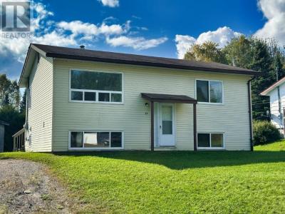 29 PARKWAY PLACE, Terrace Bay, Ontario P0T 2W0, Canada