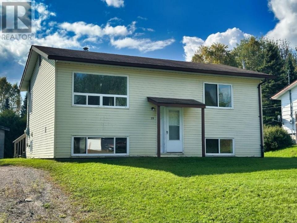 29 PARKWAY PLACE, Terrace Bay, Ontario P0T 2W0, Kanada