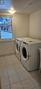 27 LYALL STOKES CIRCLE, East Gwillimbury (mt Albert), Ontario L0G 1M0, Canada