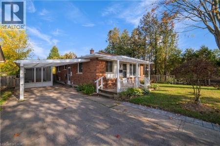 1676 HOLLEY CRESCENT, Cambrígia, Ontario N3H 2S5, Canadá