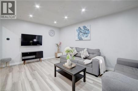 1676 HOLLEY CRESCENT, Cambrígia, Ontario N3H 2S5, Canadá