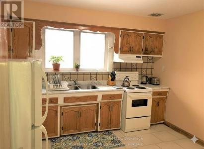 22 PERIVALE CRESCENT, Toronto (bendale), Ontario M1J 2C1, Canadá