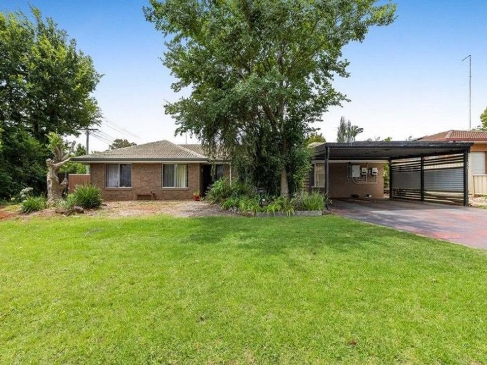 Room A/29 Friend Street, Harristown, QLD 4350, Australia