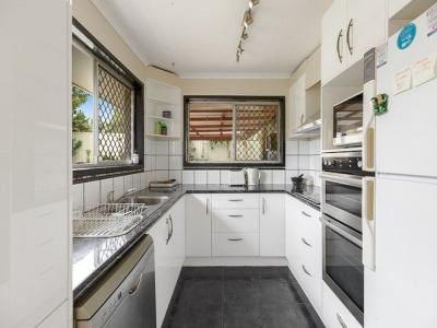 Room A/29 Friend Street, Harristown, QLD 4350, Australia