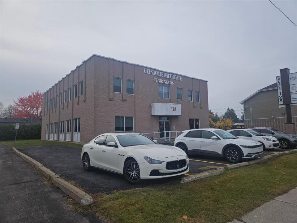 128  Rue St-Laurent, Saint-Eustache, Quebec J7P 5G1, Canada