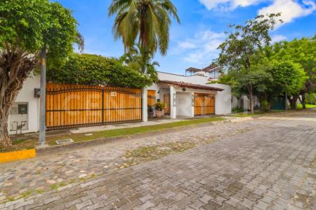 Flamingos 142,, Puerto Vallarta, Jalisco 48354, México