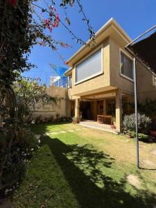 Urbanización Flor de Irpavi Calle A #29 , La Paz, La Paz 00001, Боливия