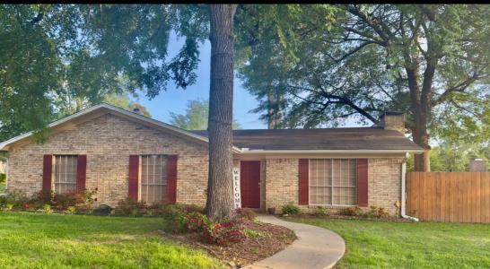 201 Pine Forest, Wake Village, Texas 75501, USA