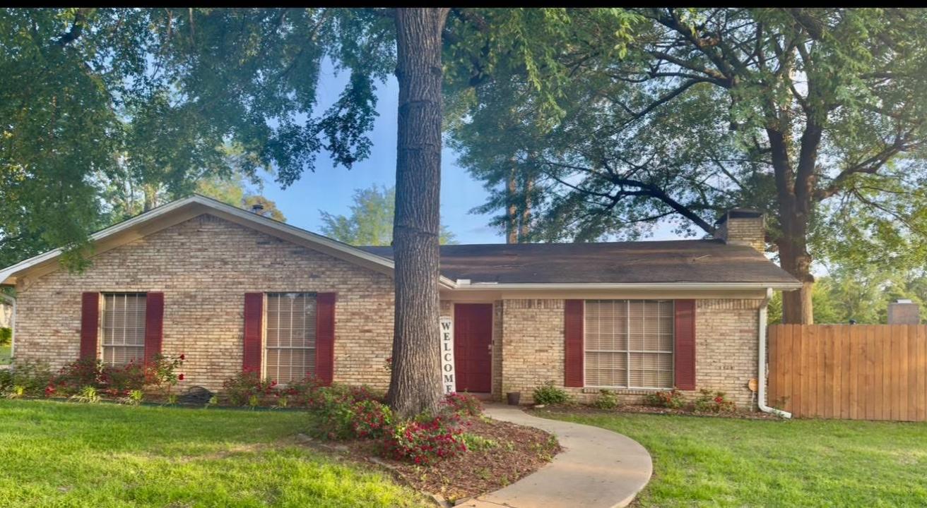 201 Pine Forest, Wake Village, Texas 75501, Estados Unidos