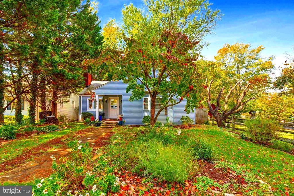 208 Chestnut Street, Middleburg, Virginia 20117