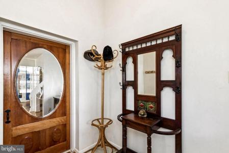 208 Chestnut Street, Middleburg, Virginia 20117