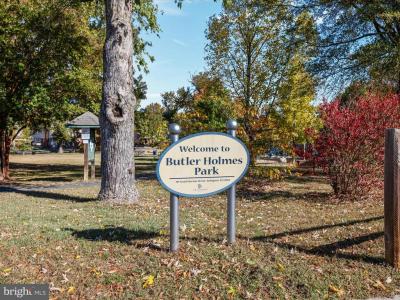 112 S Barton Street, Arlington, Virginia 22204, USA