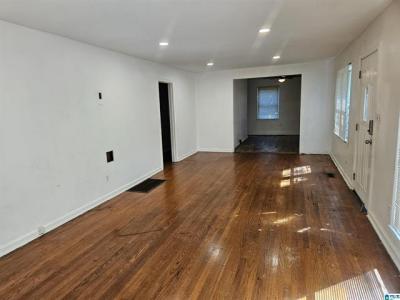 654 Maple Street, Fairfield, Alabama 35064, Estados Unidos