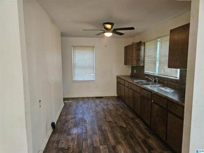 654 Maple Street, Fairfield, Alabama 35064, Estados Unidos