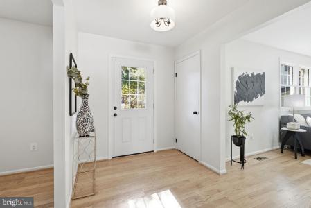 10431 Headly Ct, Fairfax, Virginia 22032