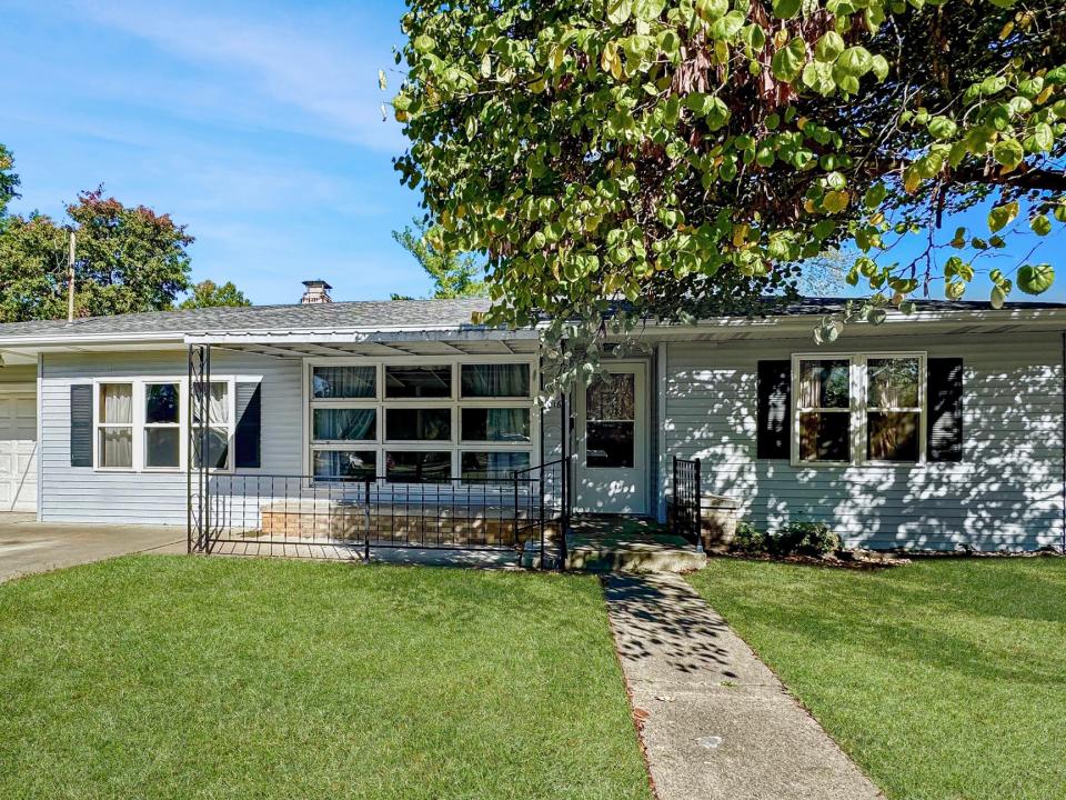 2016 Douglas Ave, Mattoon, Illinois 61938