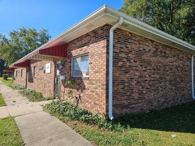 203 South Washington Avenue, Aurora, Missouri 65605, USA