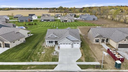 2021 Approach Drive, Auburn, Indiana 46706-8800, États-Unis