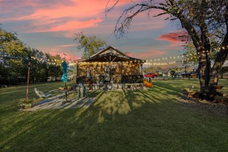 406 S Llano Street, Whitney, 得克萨斯州 76692, 美国