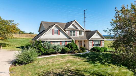 63 Brentwood Circle, Bloomsburg, Pennsylvania 17815, USA