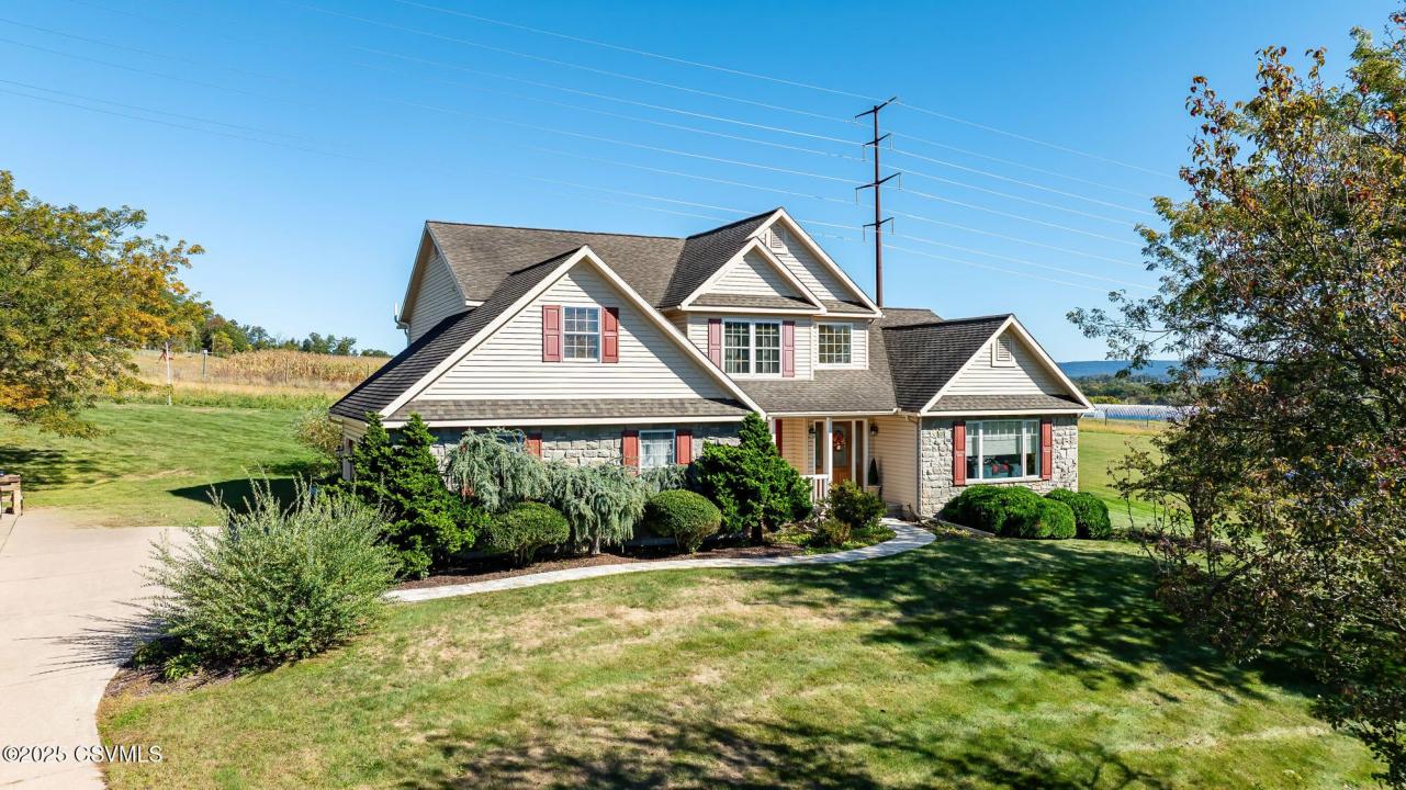 63 Brentwood Circle, Bloomsburg, Pennsylvania 17815, USA