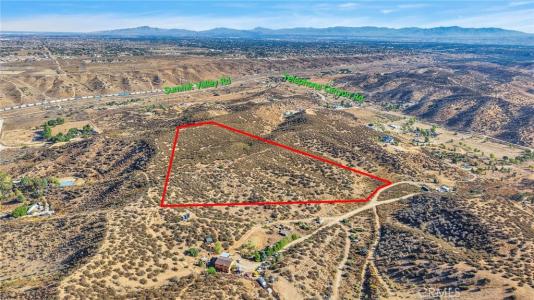 111 Starlight Dr., Hesperia, Califórnia 92345, Estados Unidos