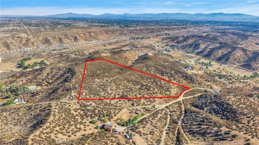 111 Starlight Dr., Hesperia, Kalifornia 92345, USA