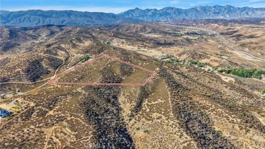 111 Starlight Dr., Hesperia, Kalifornia 92345, USA