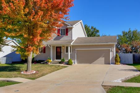 535 SE Cardinal Lane, Waukee, Iowa 50263, USA