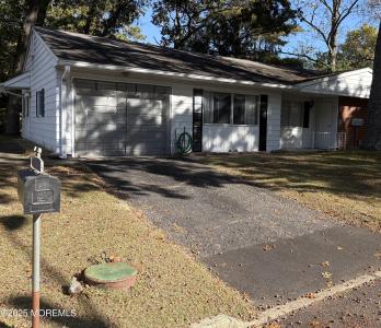 8 Nevada Drive, Whiting, NJ 08759, USA