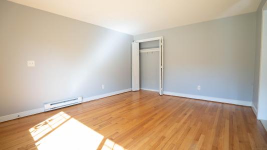 24 Coburn Circle, Newington, Connecticut 06111, Amerika Birleşik Devletleri