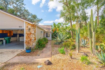 933 and 935 Robinhood Court, Maitland, Florida 32751