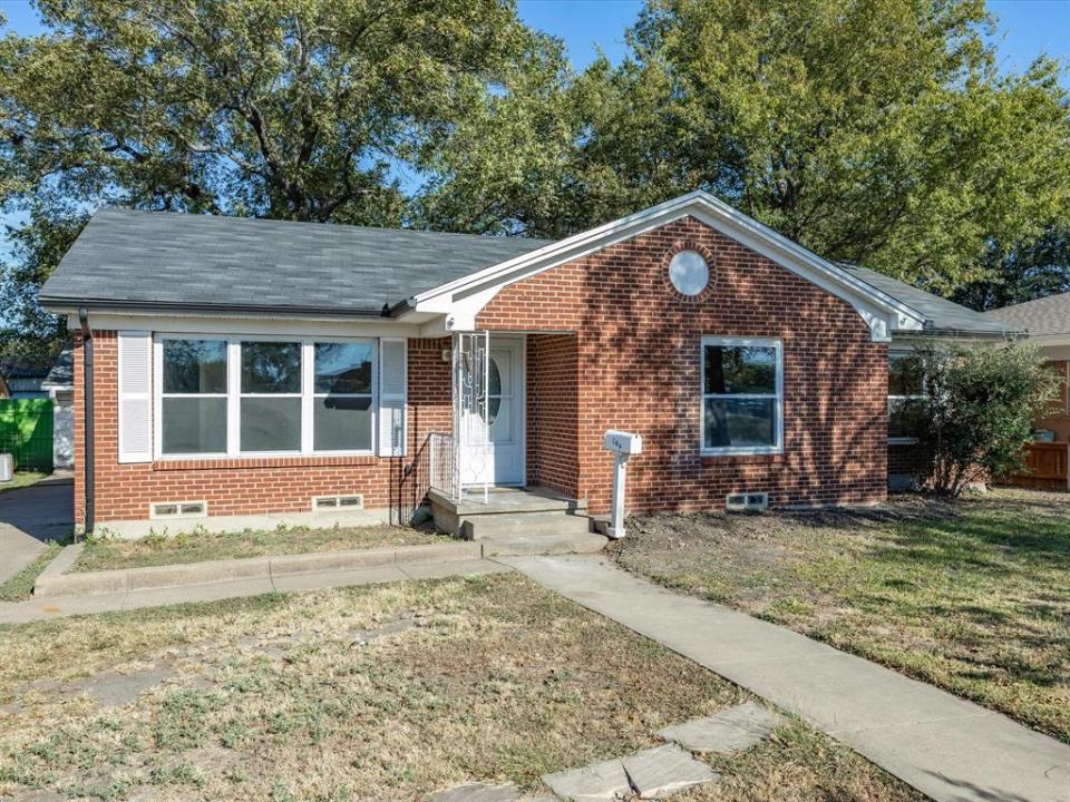 206 E Belknap Street, Ennis, 德克薩斯州 75119, 美國