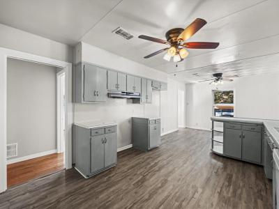 206 E Belknap Street, Ennis, 德克薩斯州 75119, 美國