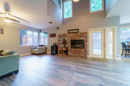 642 White Oak Ln, Vacaville, California 95687