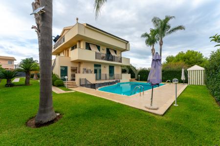 Via Spinelli, Augusta, Sicilia 96011, Italie