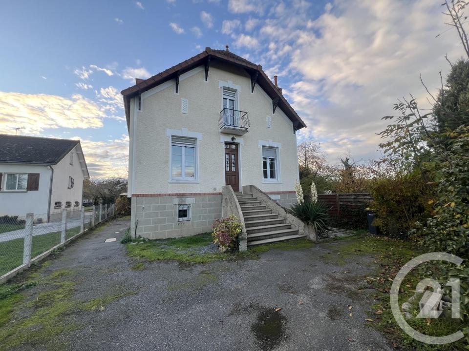 Montlucon, Alvernia 03100, Francia