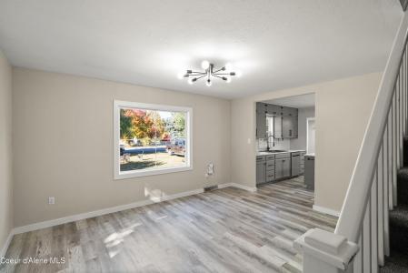 406 E Larch Ave, Osburn, ايداهو 83849, الولايات المتحدة