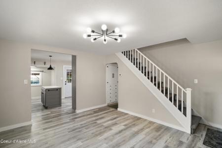 406 E Larch Ave, Osburn, ايداهو 83849, الولايات المتحدة