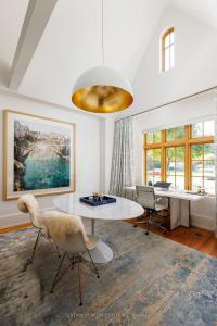 2442 MEADOWOOD CRESCENT, Oakville, Ontario L6L 1V6, Canada